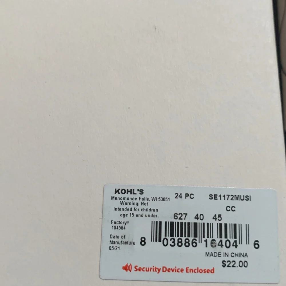 Lauren Conrad earrings gift box set - Picture 4 of 4